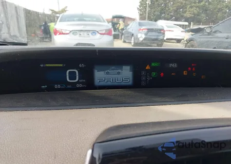 2016 Toyota Prius Two Eco z USA, uszkodzony, nr VIN JTDKARFU9G3512286